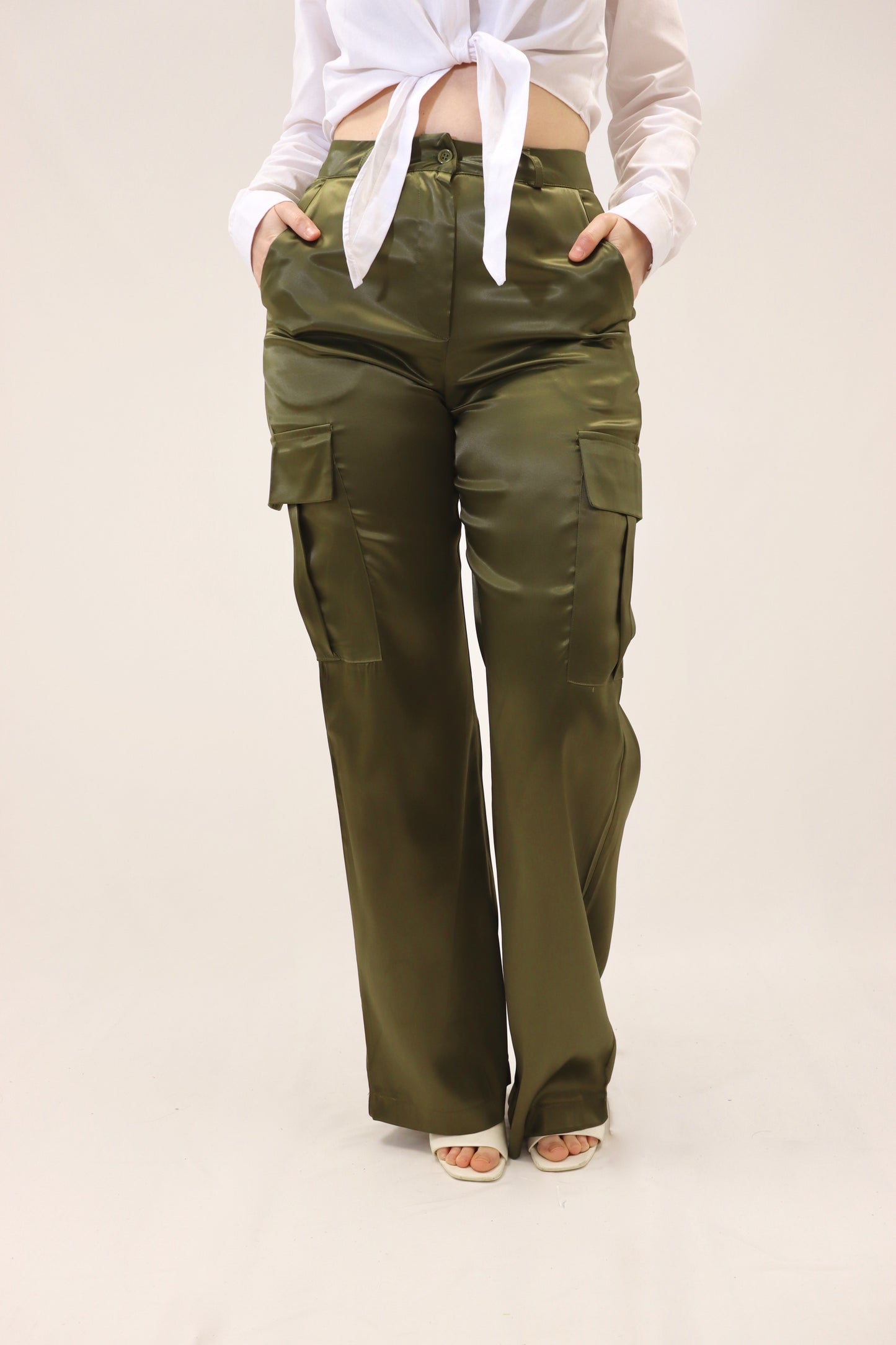 Pantalon cargo satiné kaki